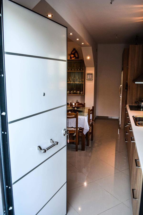בית הארחה וראברונה 	Sofia'S Sea View House מראה חיצוני תמונה